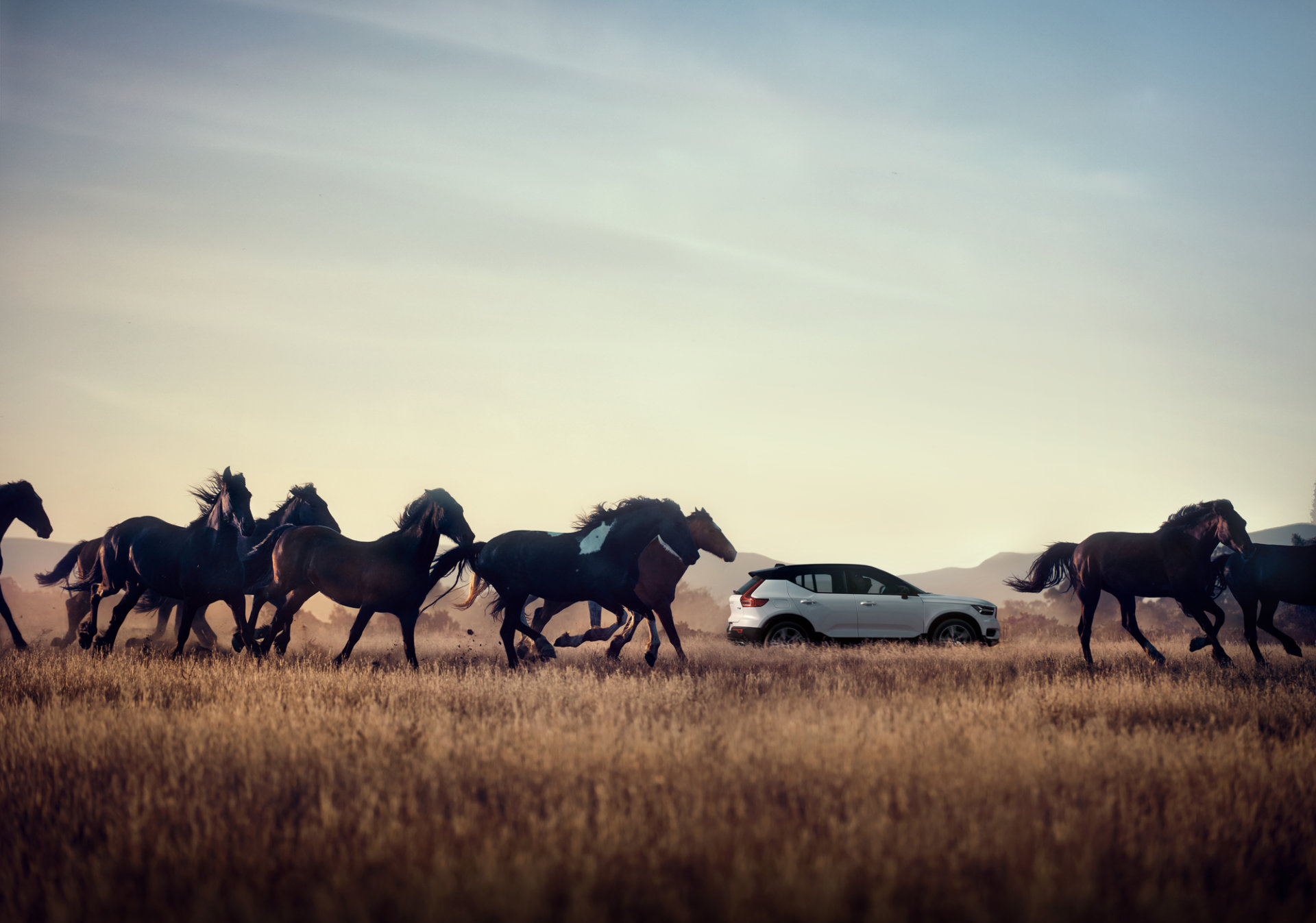 Volvo XC40 T4<br>Recharge bild